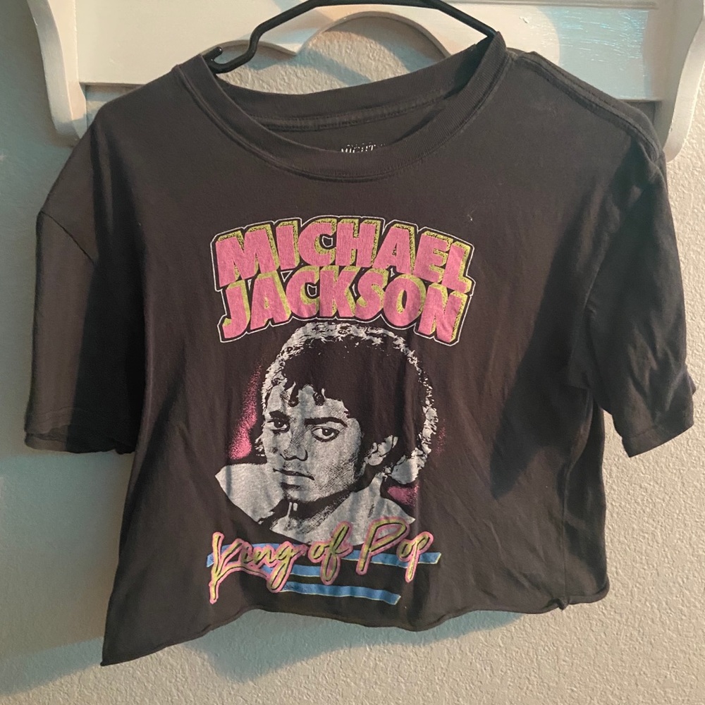 Graphic crop tee